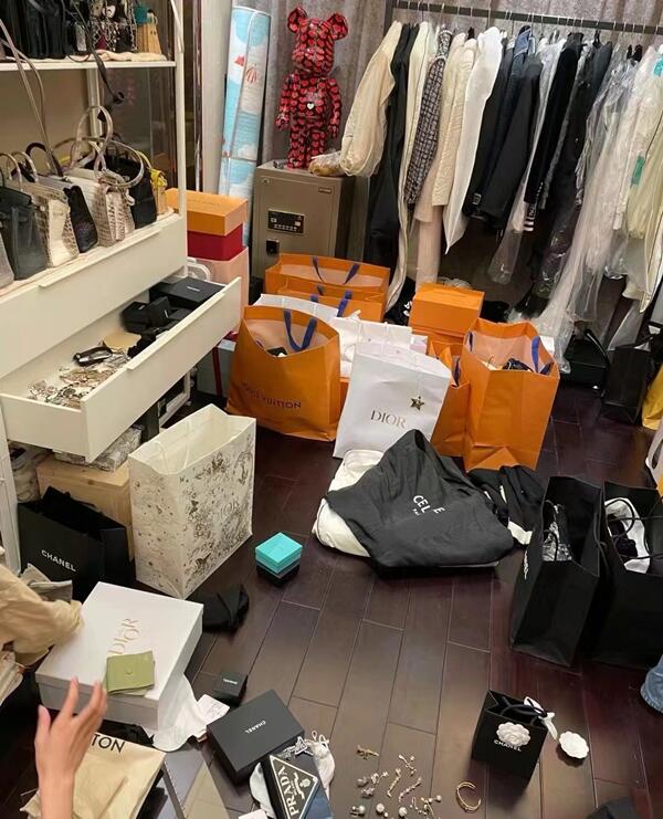 阳泉郊区回收一线鞋服.jpg